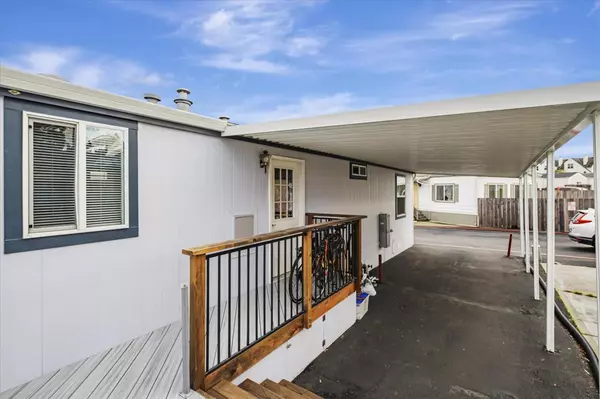 Santa Cruz, CA 95060,170 W Cliff Drive #64