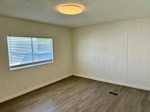 South San Francisco, CA 94080,1700 El Camino Real #21-28