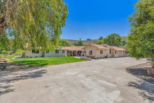 270 Hidden Valley Road, Hollister, CA 95023