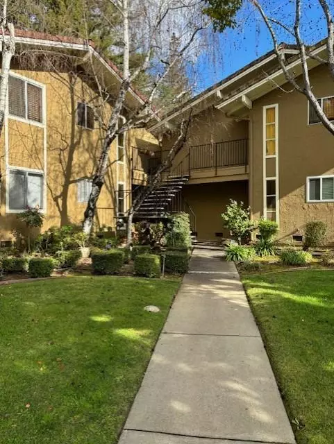 Los Gatos, CA 95032,420 Alberto Way #5