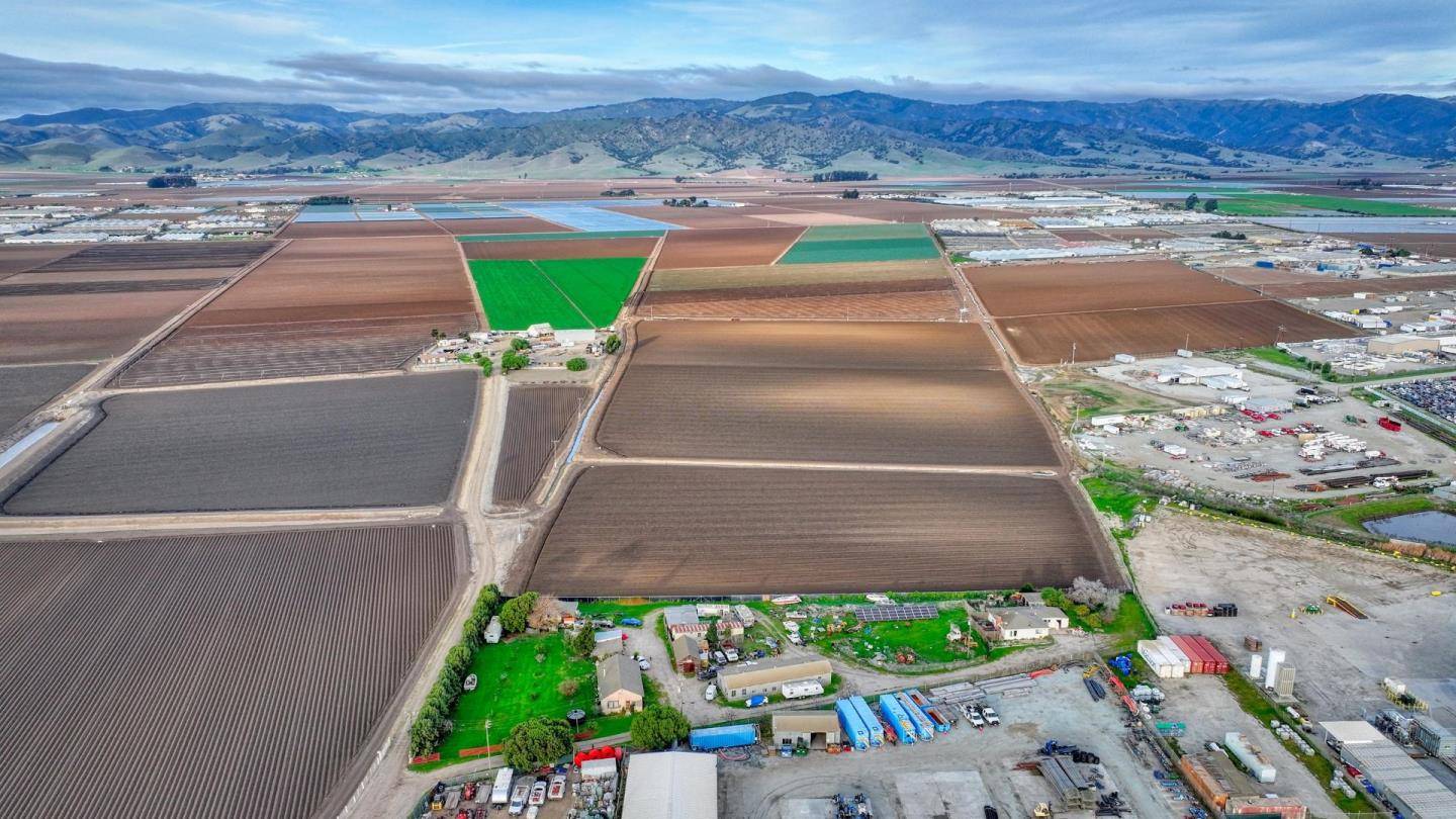 Salinas, CA 93908,463 Eckhart Road