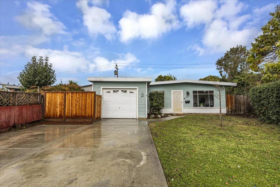 829 Wake Forest Drive, Mountain View, CA 94043