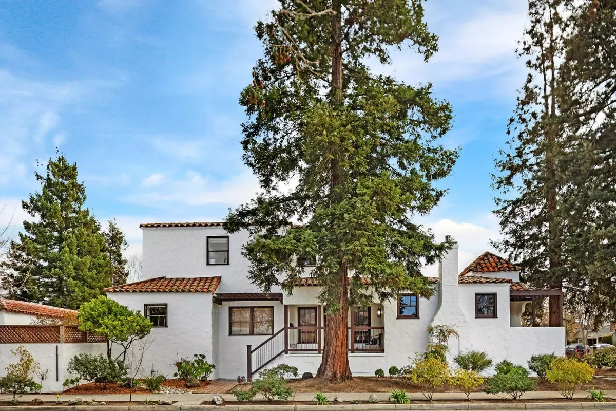 Redwood City, CA 94062,503 Iris Street