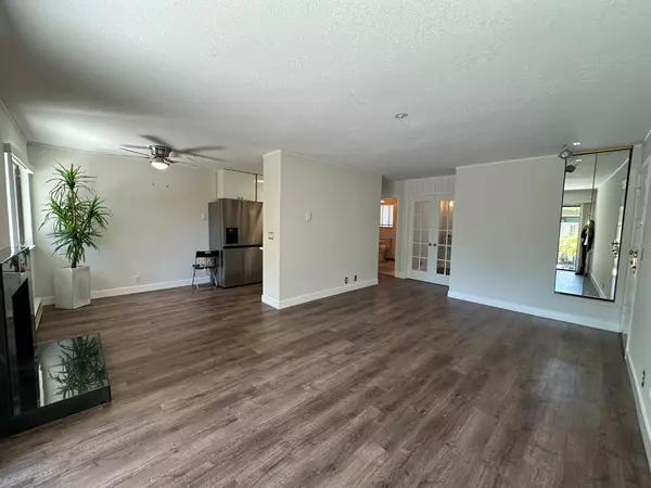 1070 Mercedes Avenue #8, Los Altos, CA 94022