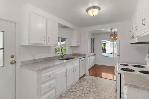 Half Moon Bay, CA 94019,19 Dolphin Court #19