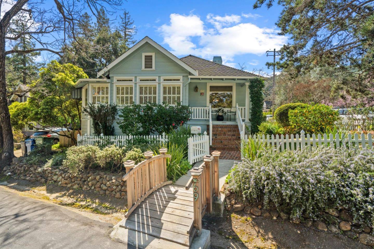 69 Hernandez Avenue, Los Gatos, CA 95030