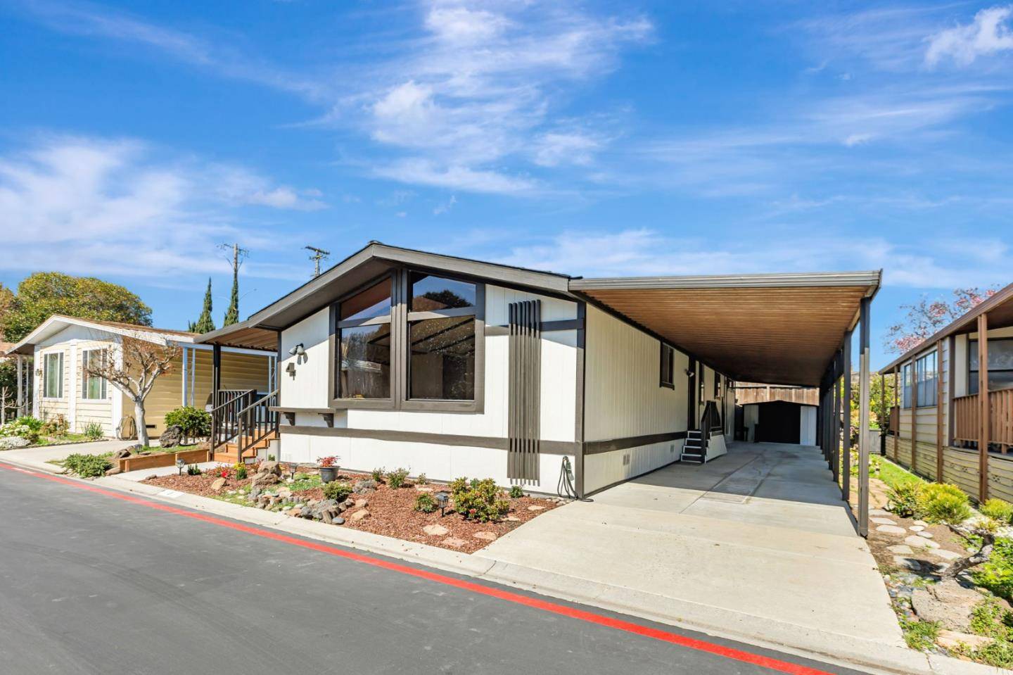 Sunnyvale, CA 94089,690 Persian Drive #4