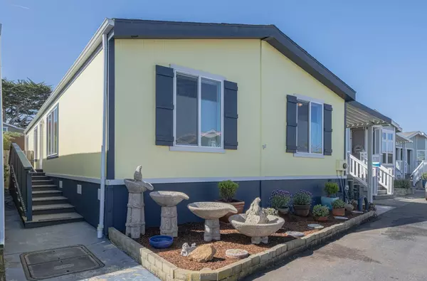 Pacific Grove, CA 93950,700 Briggs Avenue #90