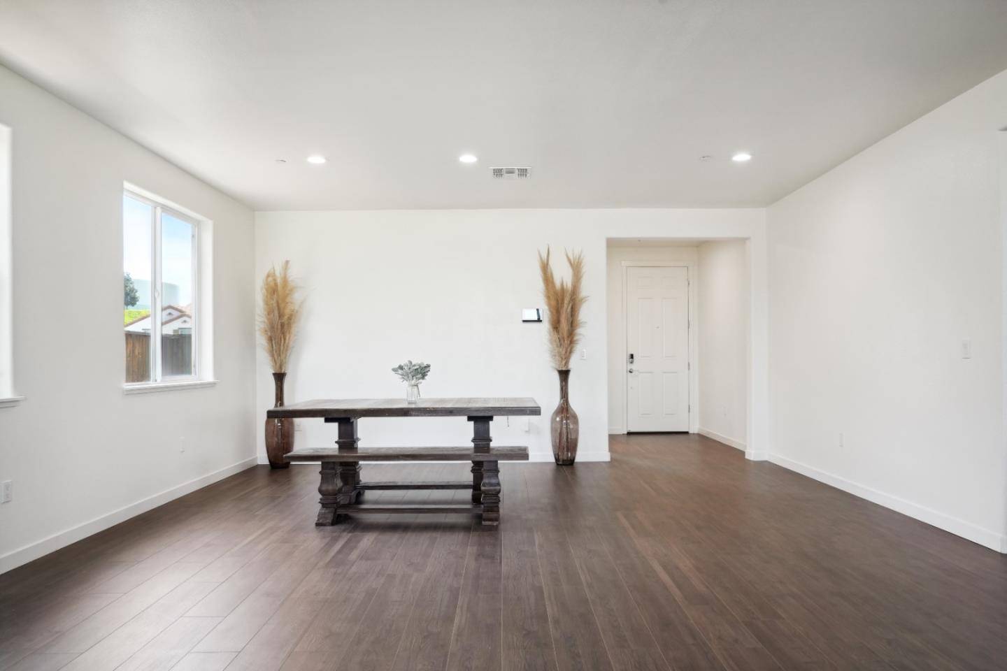 Hollister, CA 95023,185 Tanoak Street