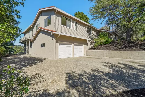 79 Muth Drive, Orinda, CA 94563