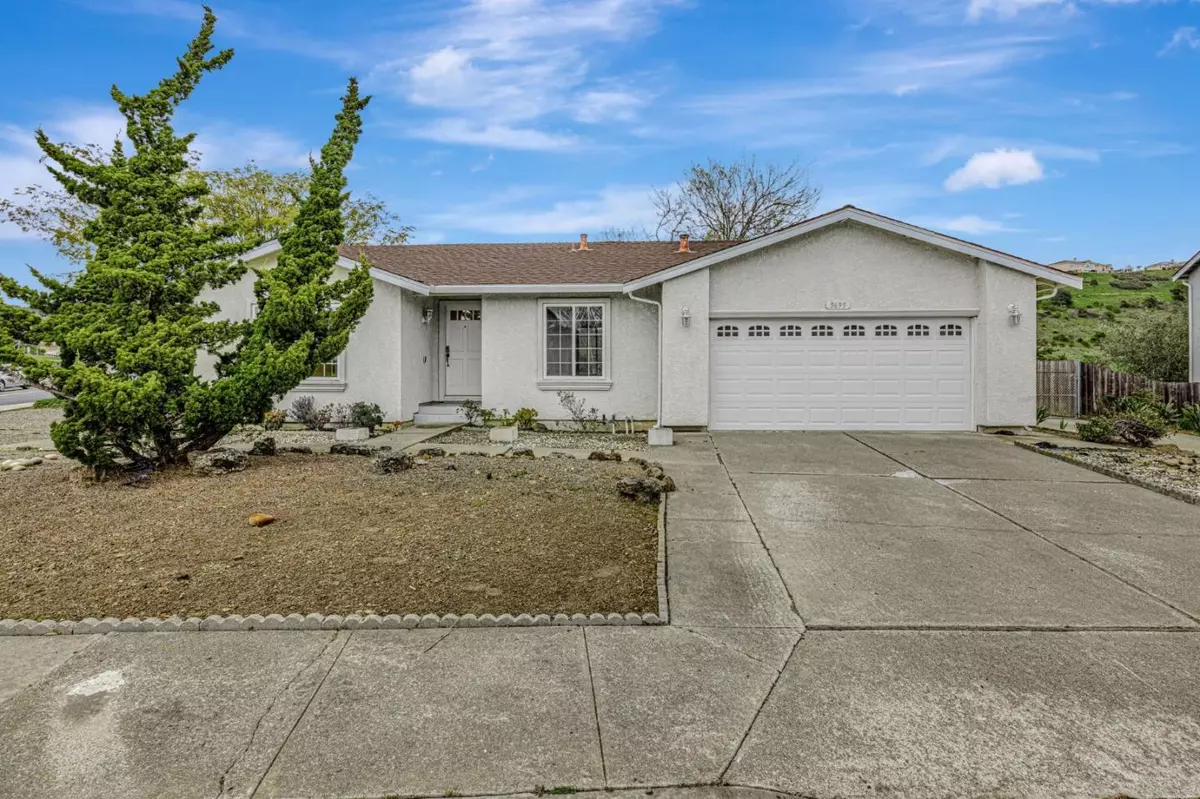 Hayward, CA 94542,3695 Skyline Drive