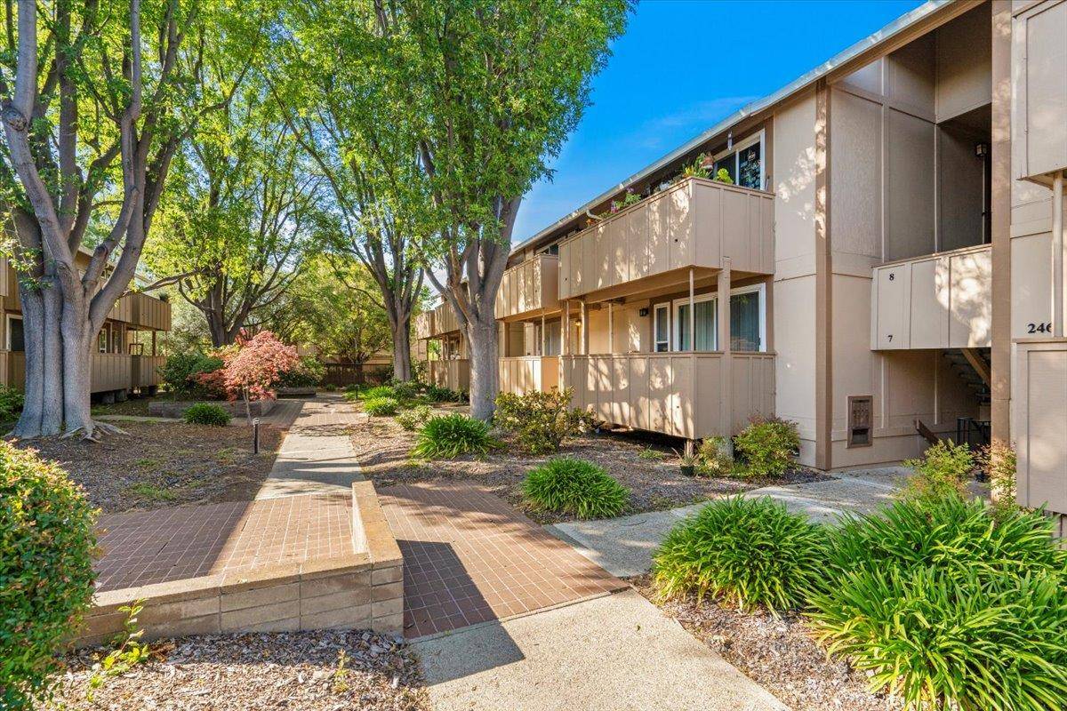 Palo Alto, CA 94303,2466 W Bayshore Road #5