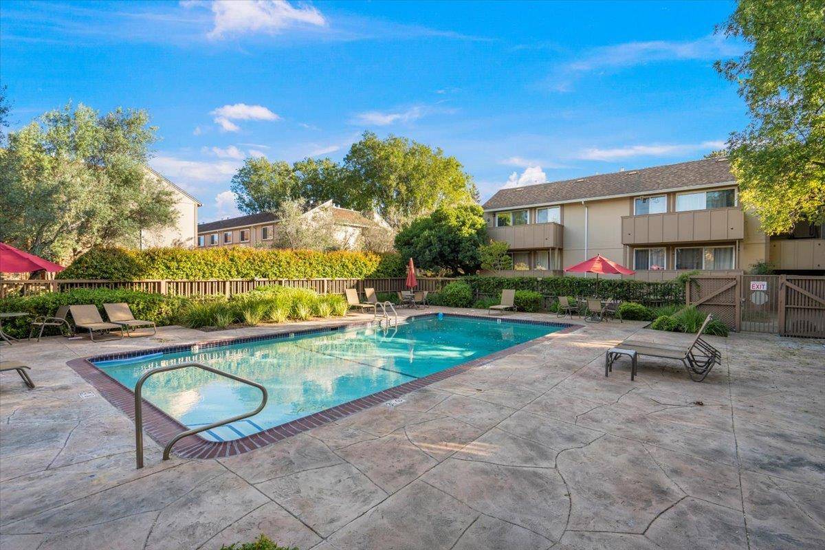Palo Alto, CA 94303,2466 W Bayshore Road #5