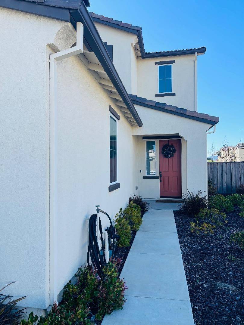 665 Tanoak Court, Hollister, CA 95023