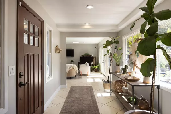 Carmel Valley, CA 93924,929 W Carmel Valley Road