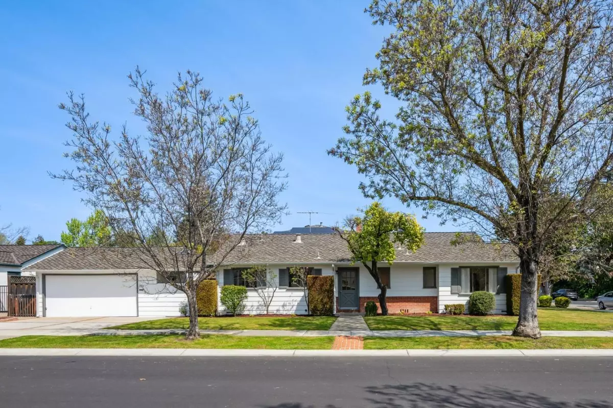 Palo Alto, CA 94301,2495 Ramona Street