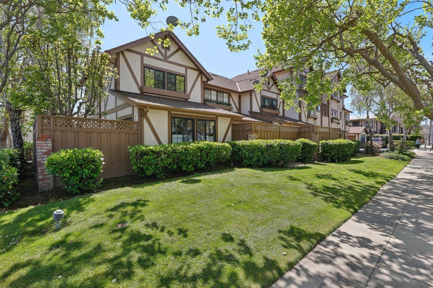 2000 Palm Avenue #7, San Mateo, CA 94403