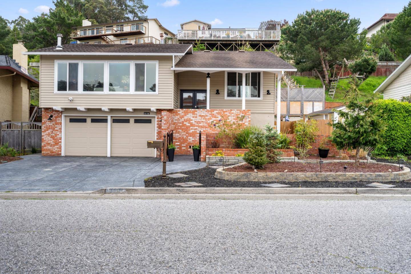 970 Park Pacifica Avenue, Pacifica, CA 94044