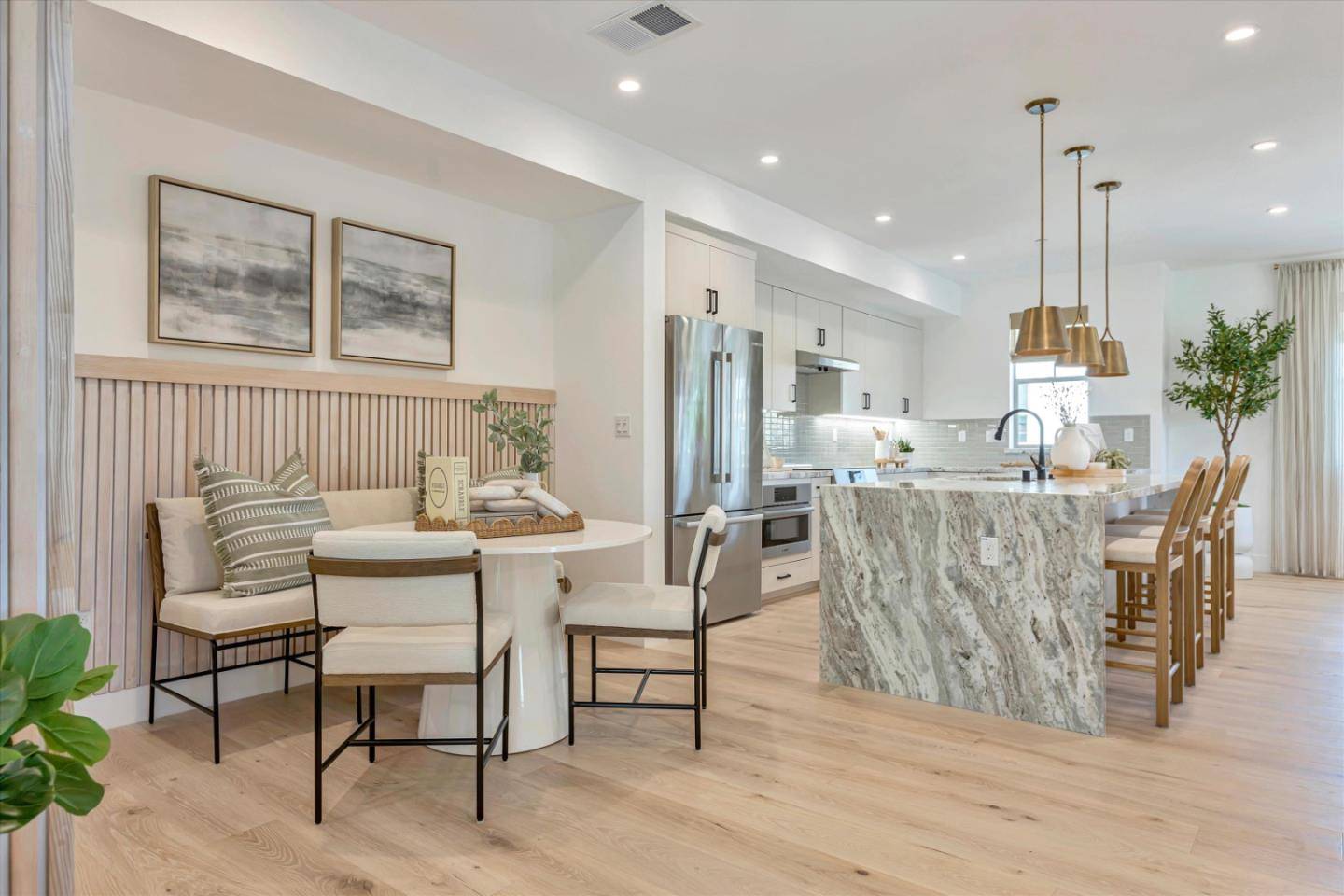 Walnut Creek, CA 94597,208 Oak Circle