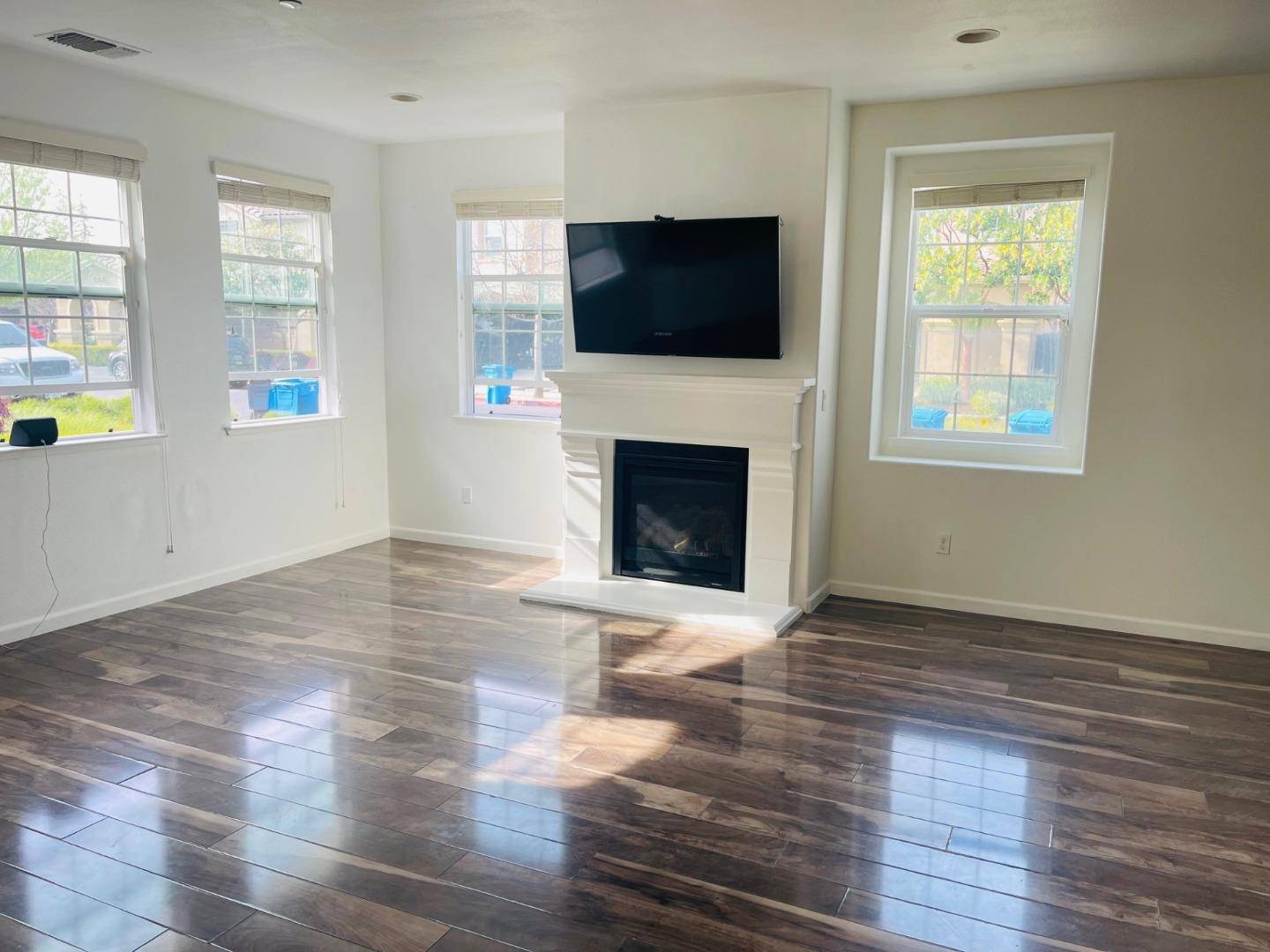 Gilroy, CA 95020,74 Caspian Way