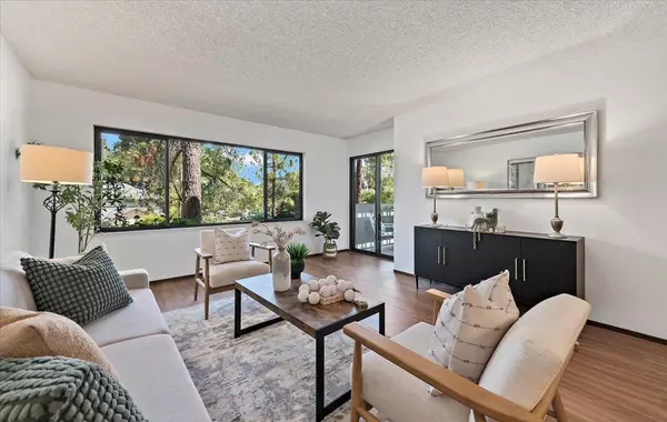 2140 Santa Cruz Avenue #B104, Menlo Park, CA 94025