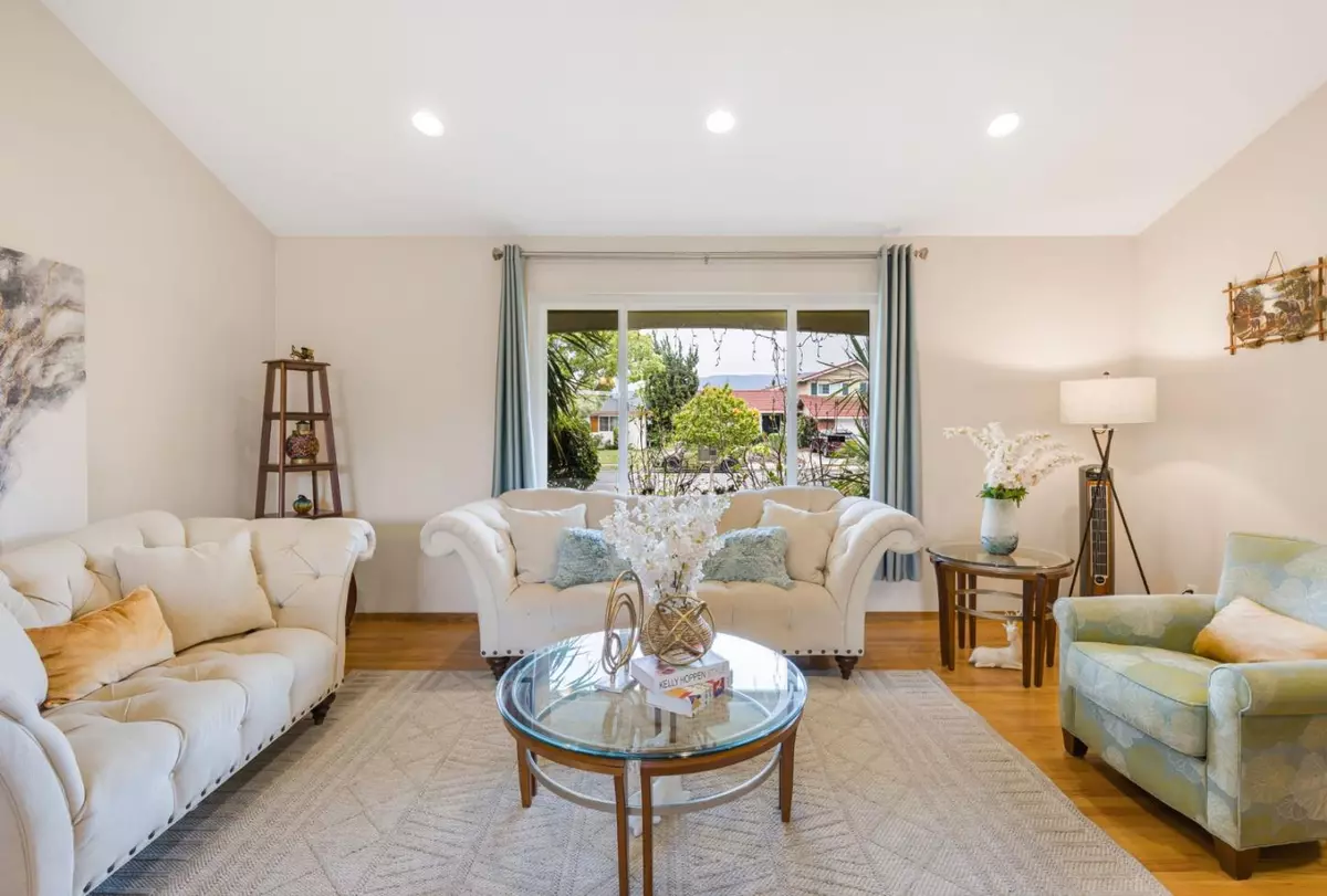 San Jose, CA 95129,6187 Squiredell Drive