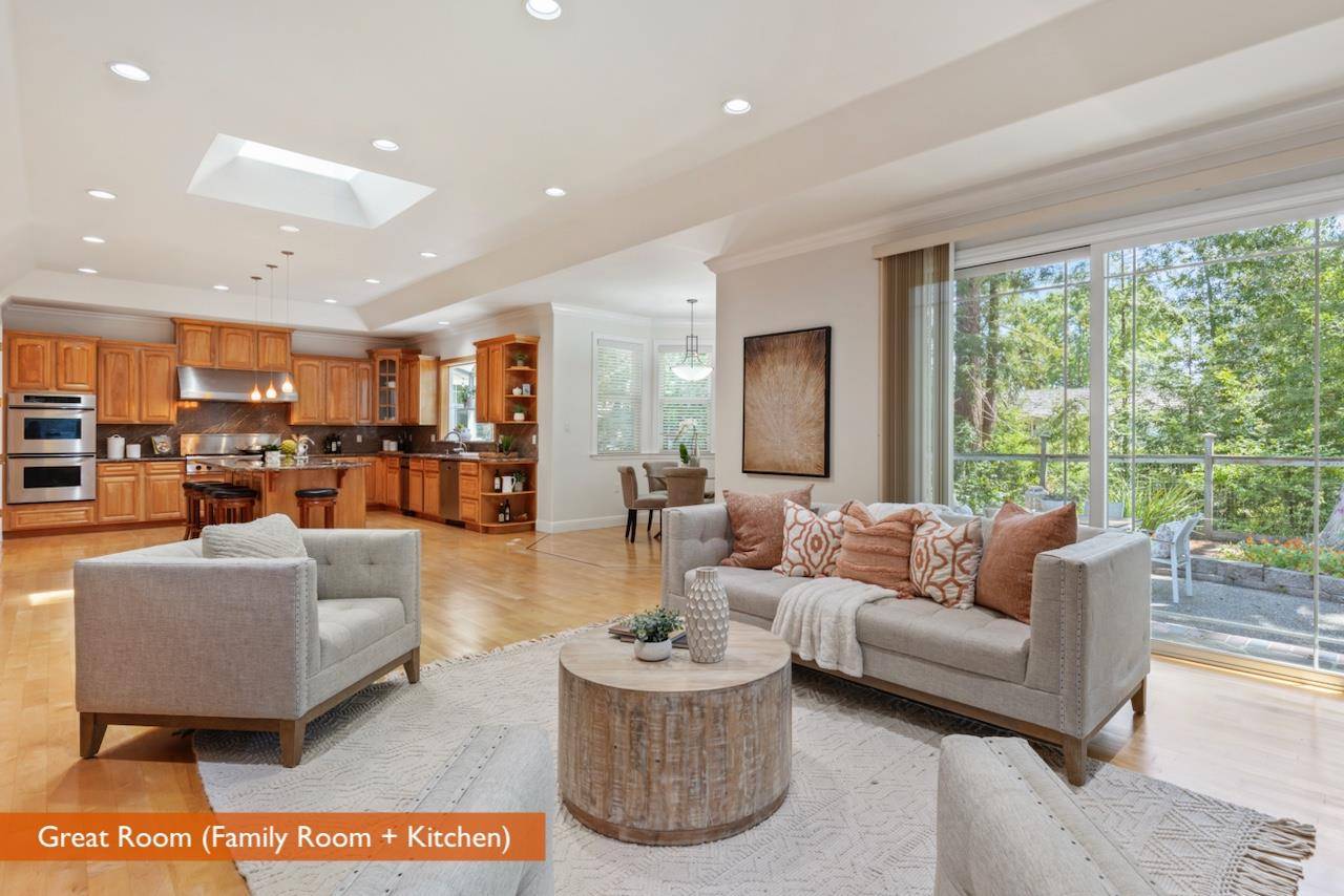 Los Altos, CA 94024,1018 Loma Prieta Court