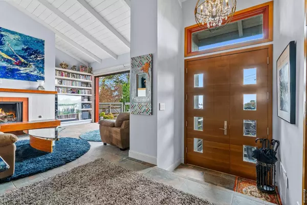 Carmel, CA 93923,24805 Lower Trail