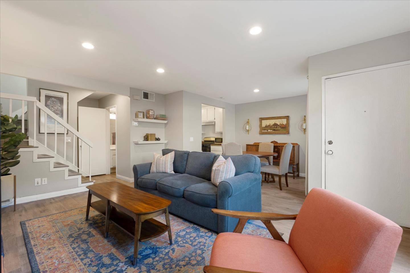 North Hollywood (los Angeles), CA 91605,12246 Runnymede Street #2
