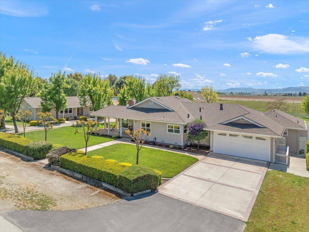 Gilroy, CA 95020,7015 Angelo Lane