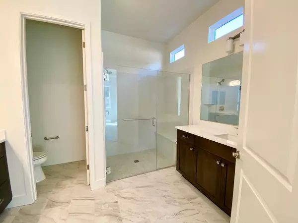 Hollister, CA 95023,2140 White Oak Drive