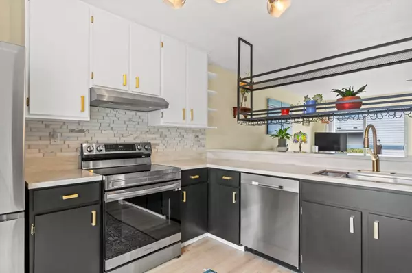 Marina, CA 93933,3095 Marina Drive #30