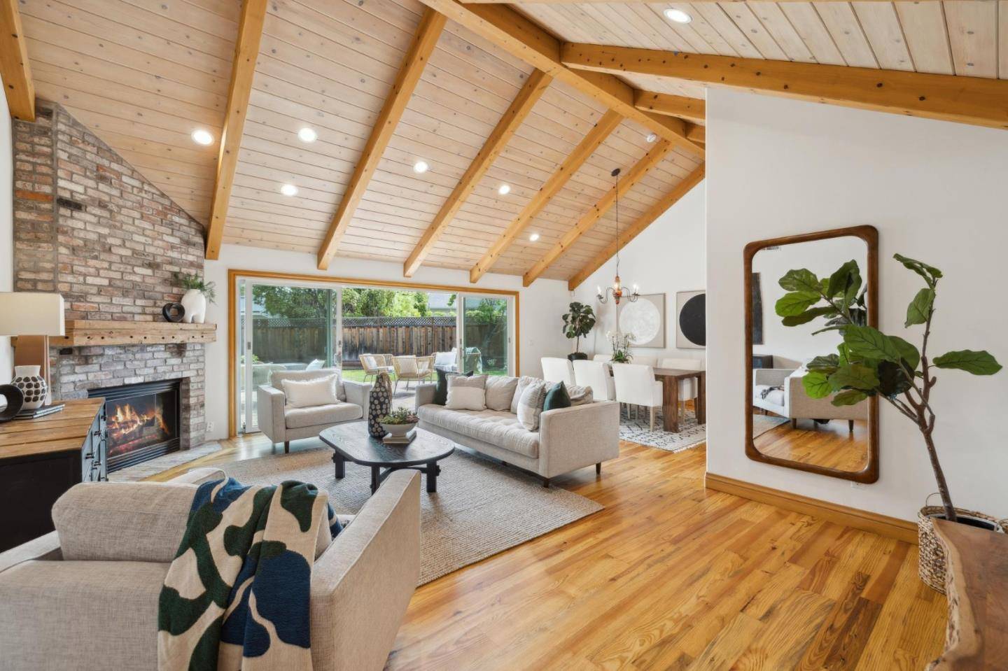 Los Altos, CA 94024,655 Berry Avenue