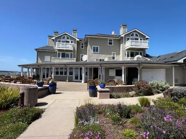 Half Moon Bay, CA 94019,4100 Cabrillo Highway #101