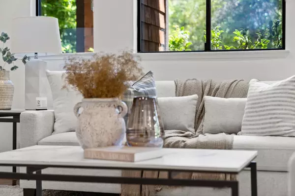 Palo Alto, CA 94306,522 Thain Way