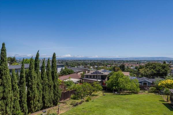 1720 Hillman Avenue, Belmont, CA 94002