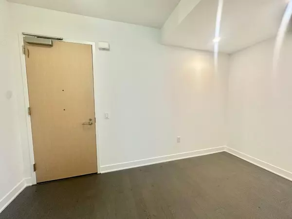 San Francisco, CA 94105,318 Main Street #5I