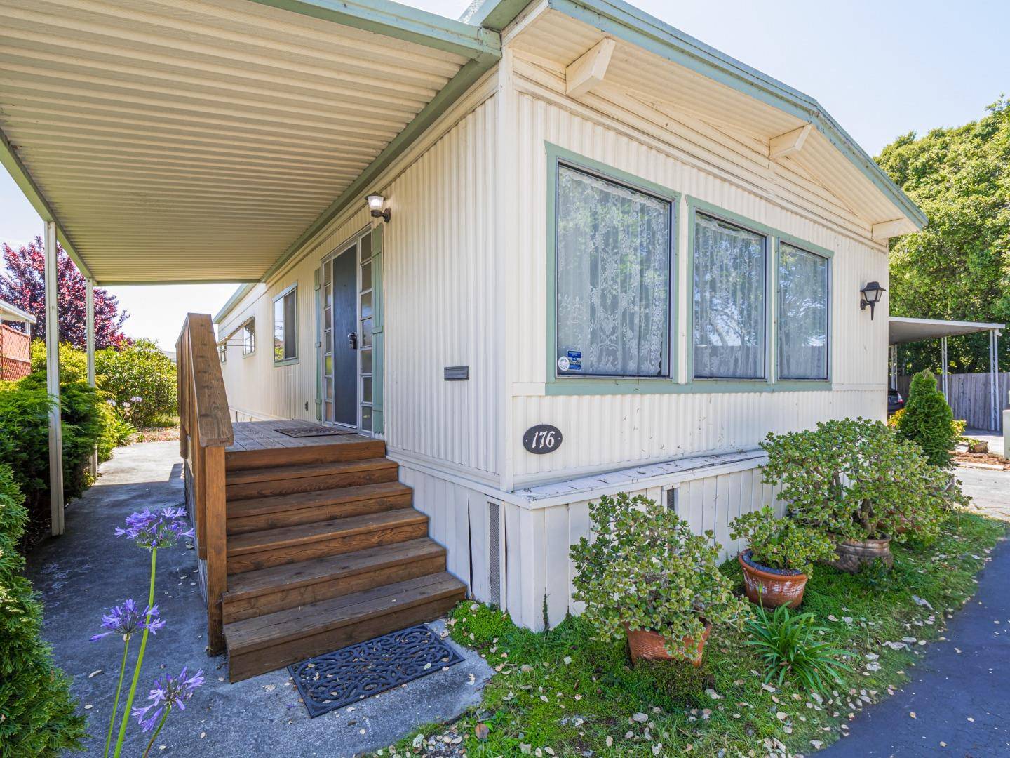 Santa Cruz, CA 95062,1555 Merrill Street #176