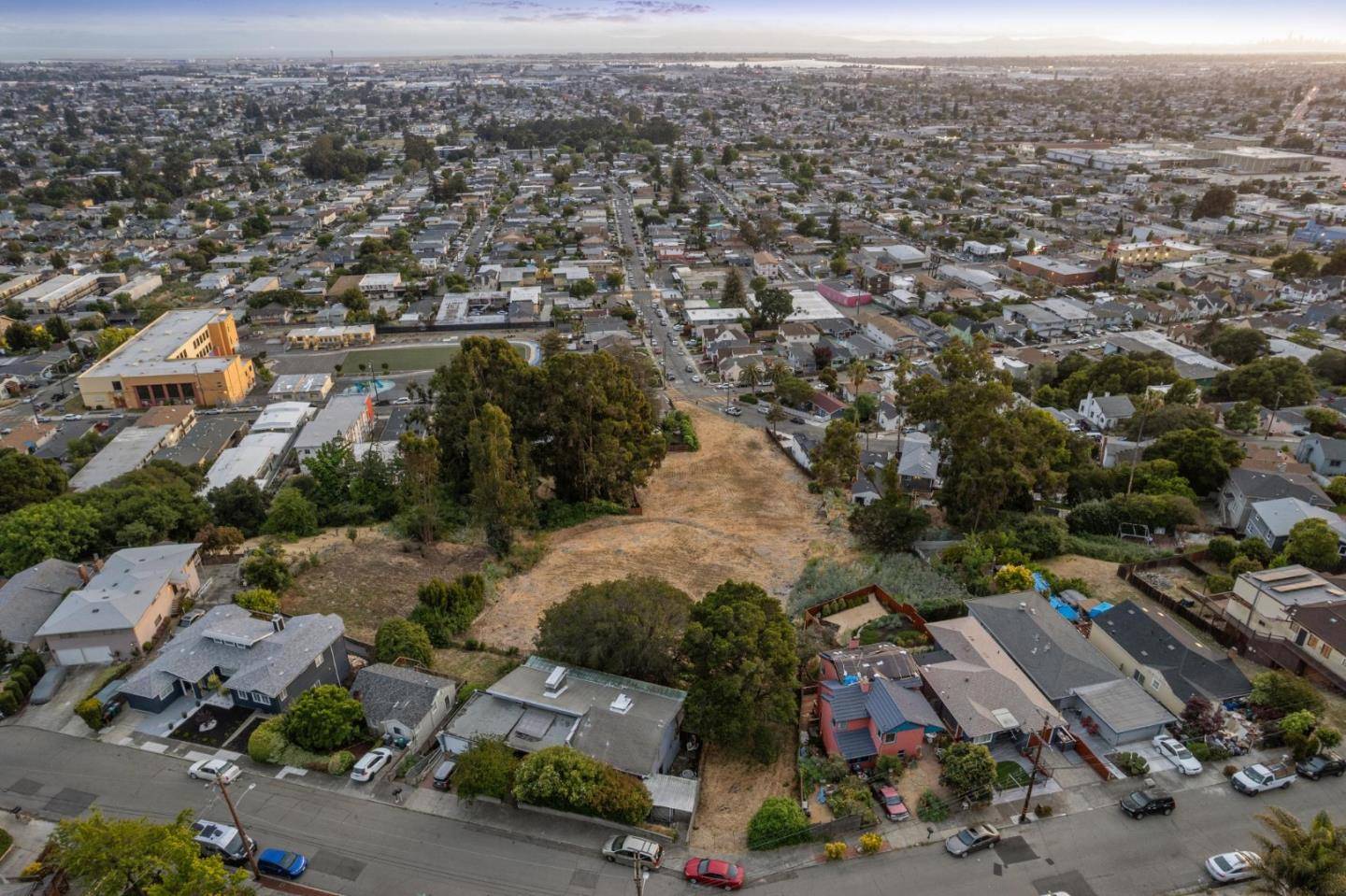 Oakland, CA 94605,7854 Ney Avenue
