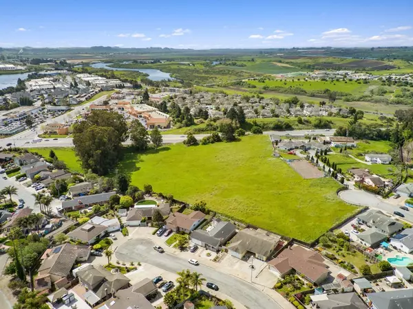 Watsonville, CA 95076,40 Eileen Street