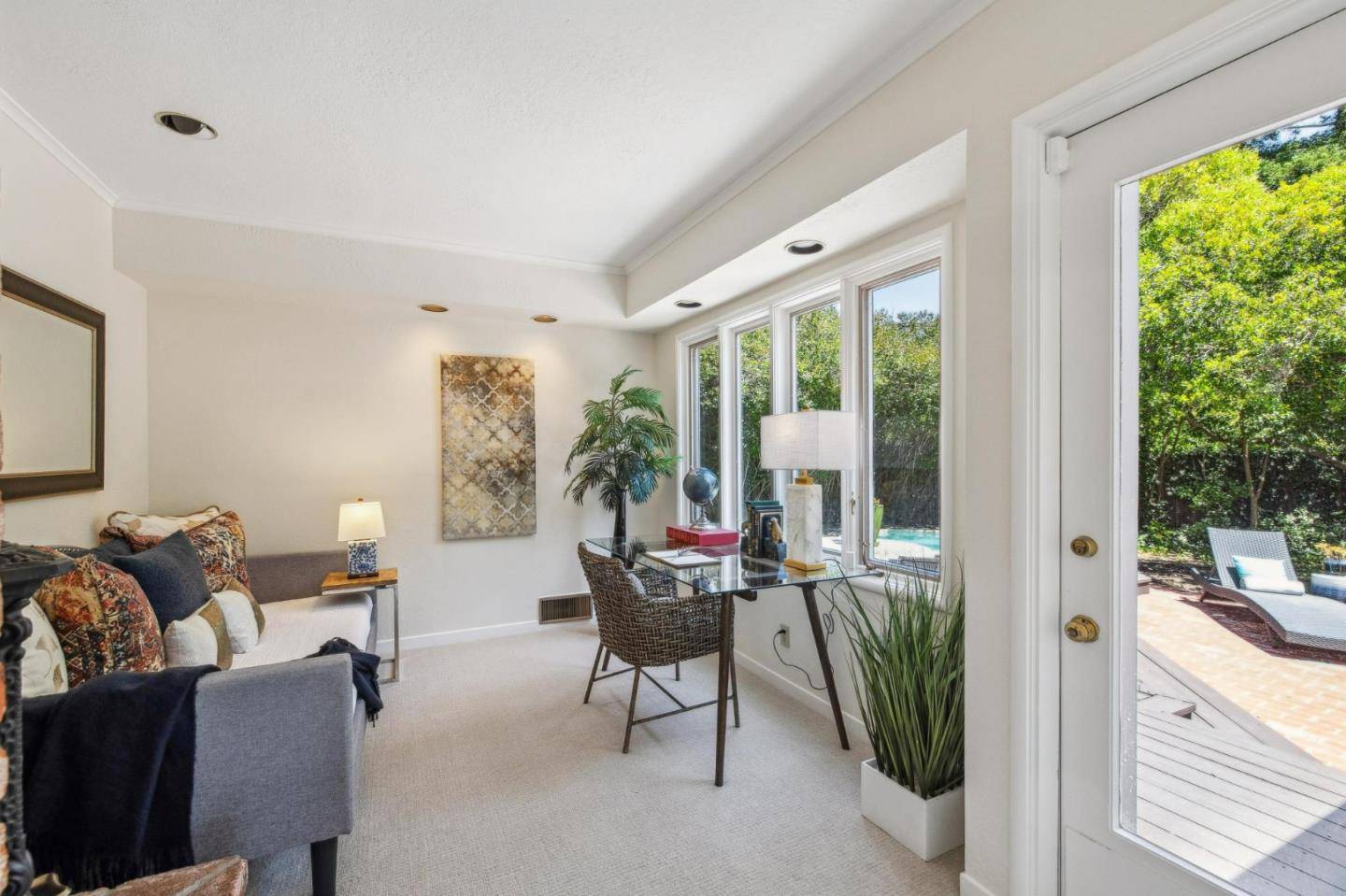 Palo Alto, CA 94306,4061 Manzana Lane