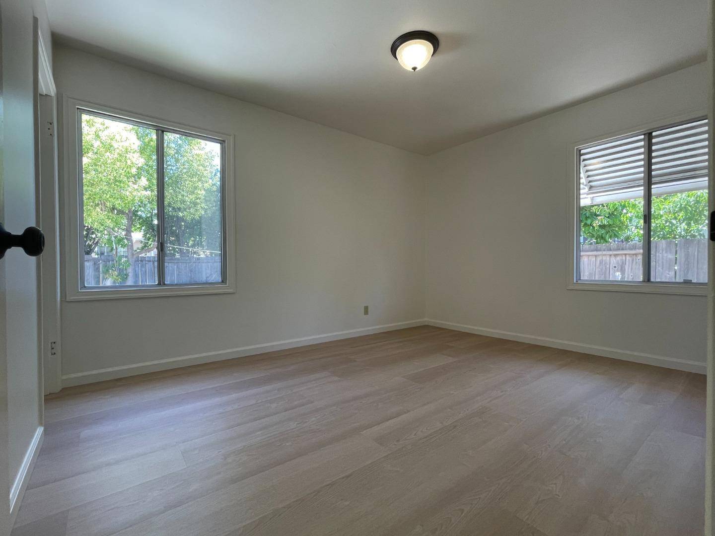 Redwood City, CA 94063,503 Scott Avenue
