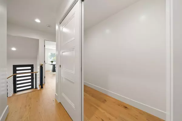 San Carlos, CA 94070,1025 Walnut Street