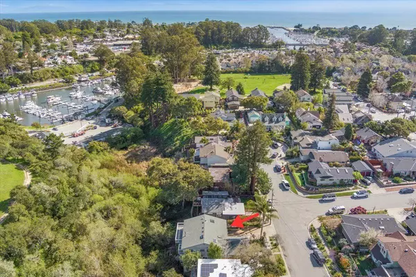 304 Harbor Drive, Santa Cruz, CA 95062