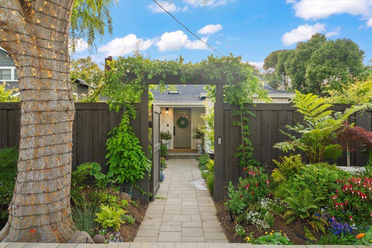 Monte Sereno, CA 95030,15415 Winchester Boulevard