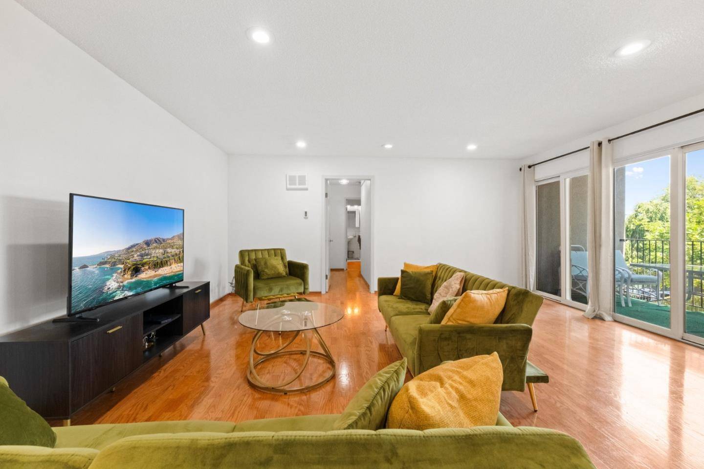 845 N Humboldt Street #304, San Mateo, CA 94401