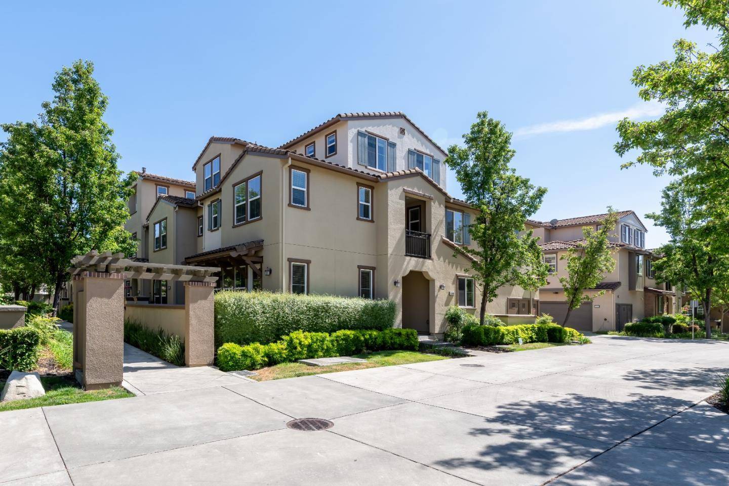 5300 Fioli Loop, San Ramon, CA 94582