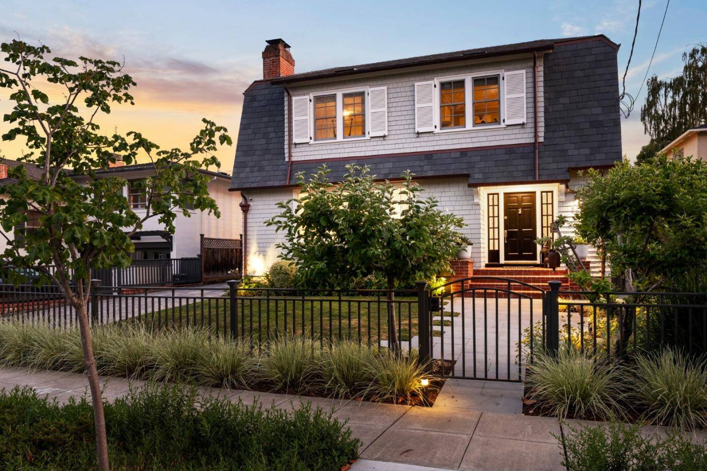 827 Walnut Avenue, Burlingame, CA 94010