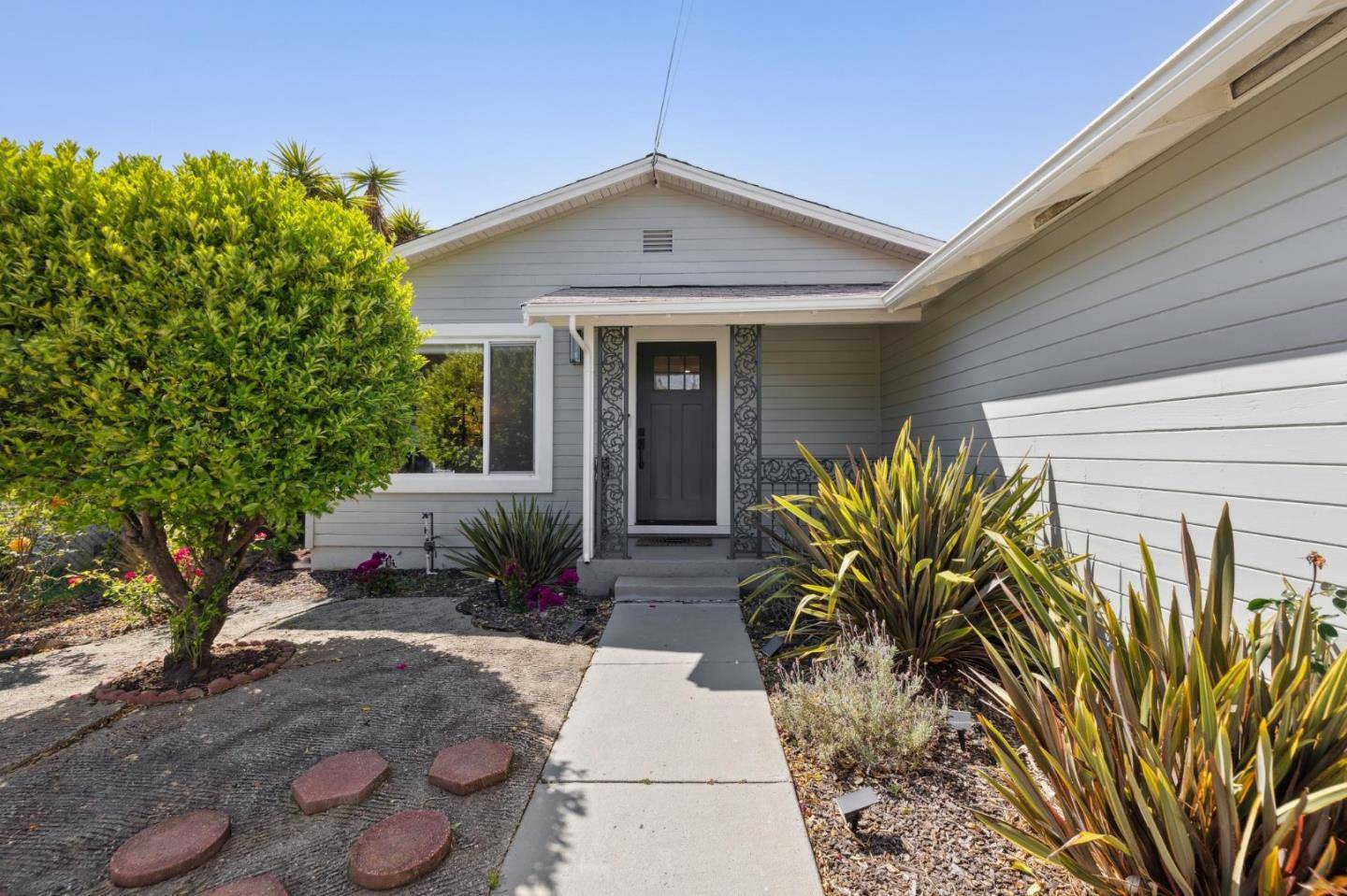 Pacifica, CA 94044,1304 Alicante Drive