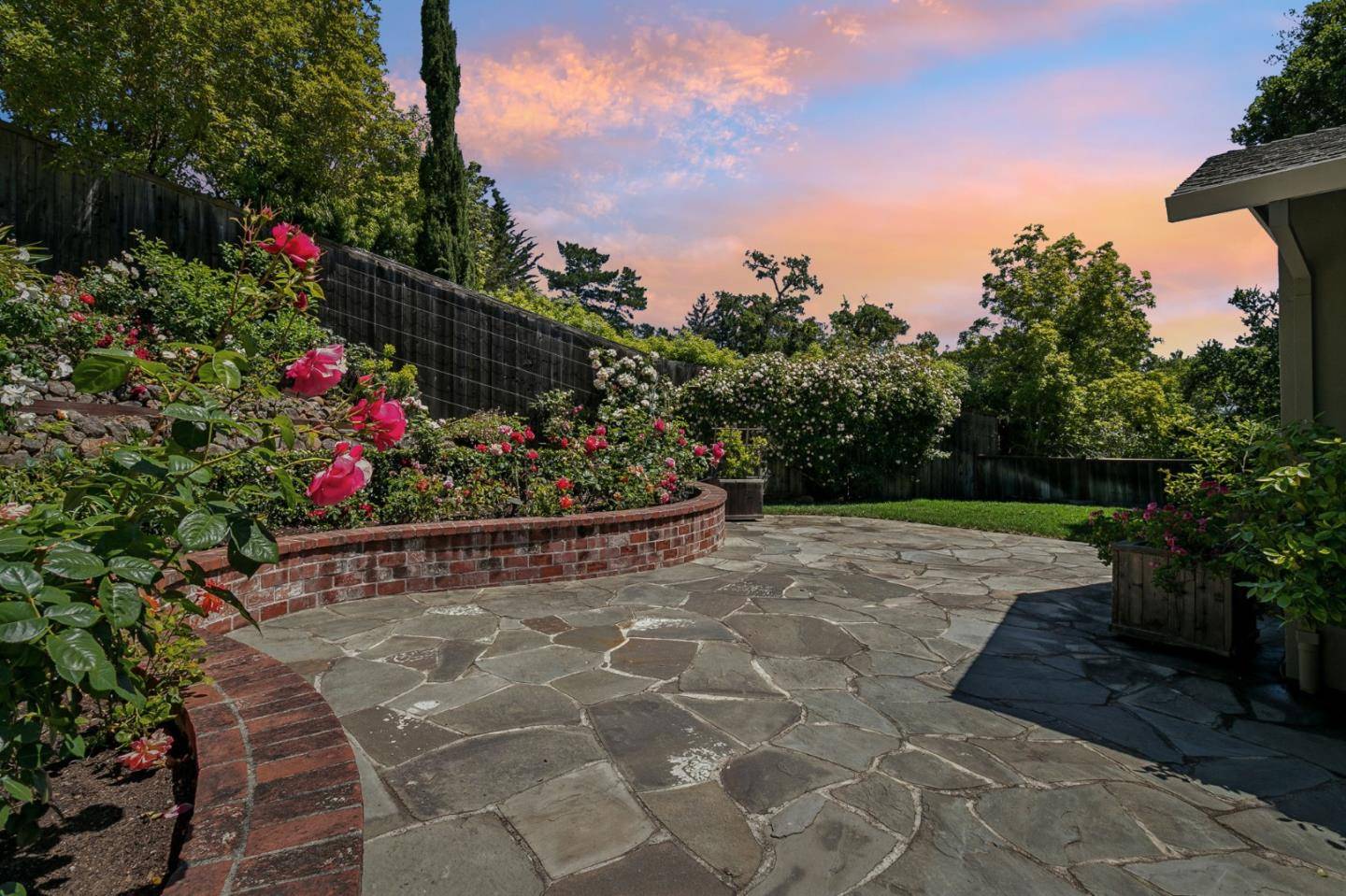 Hillsborough, CA 94010,1408 Avondale Road